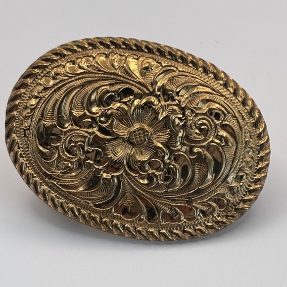 Vintage Crumrine Women\'s Belt Buckle Etched Ornate Oval Metal Rope Border